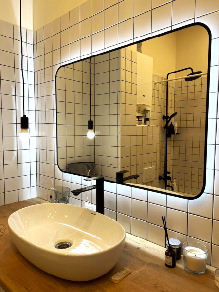 Зеркало Bau Black Rand 100х70, с LED фоновой подсветкой, бесконтактным сенсором, черной окантовкой