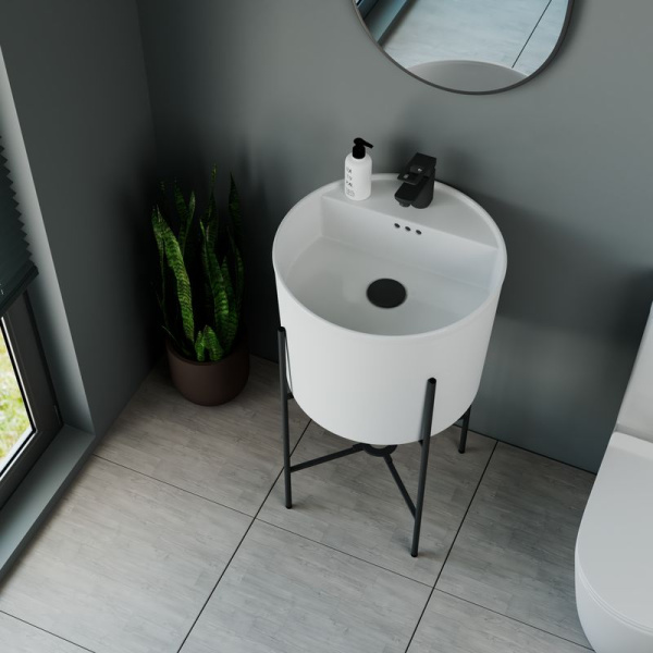 Раковина напольная с металлическими ножками и выпуском (BAU Omega белая + смеситель Cerama Black, выпуск клик-клак черный)