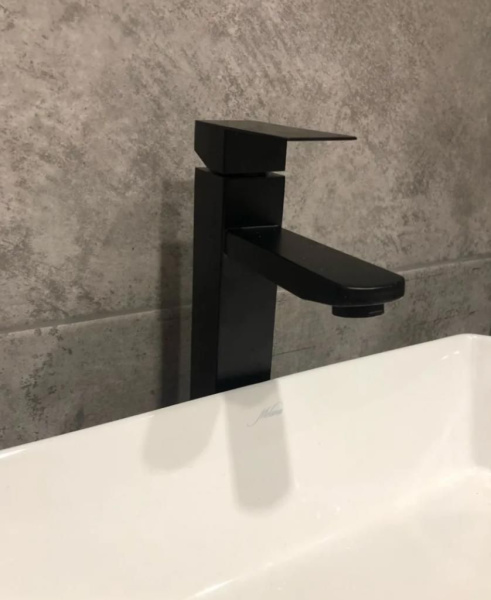 Раковина накладная со смесителем (прямоугольная BAU Hotel mini 37х23, белая + смеситель высокий Hotel Black, черный)